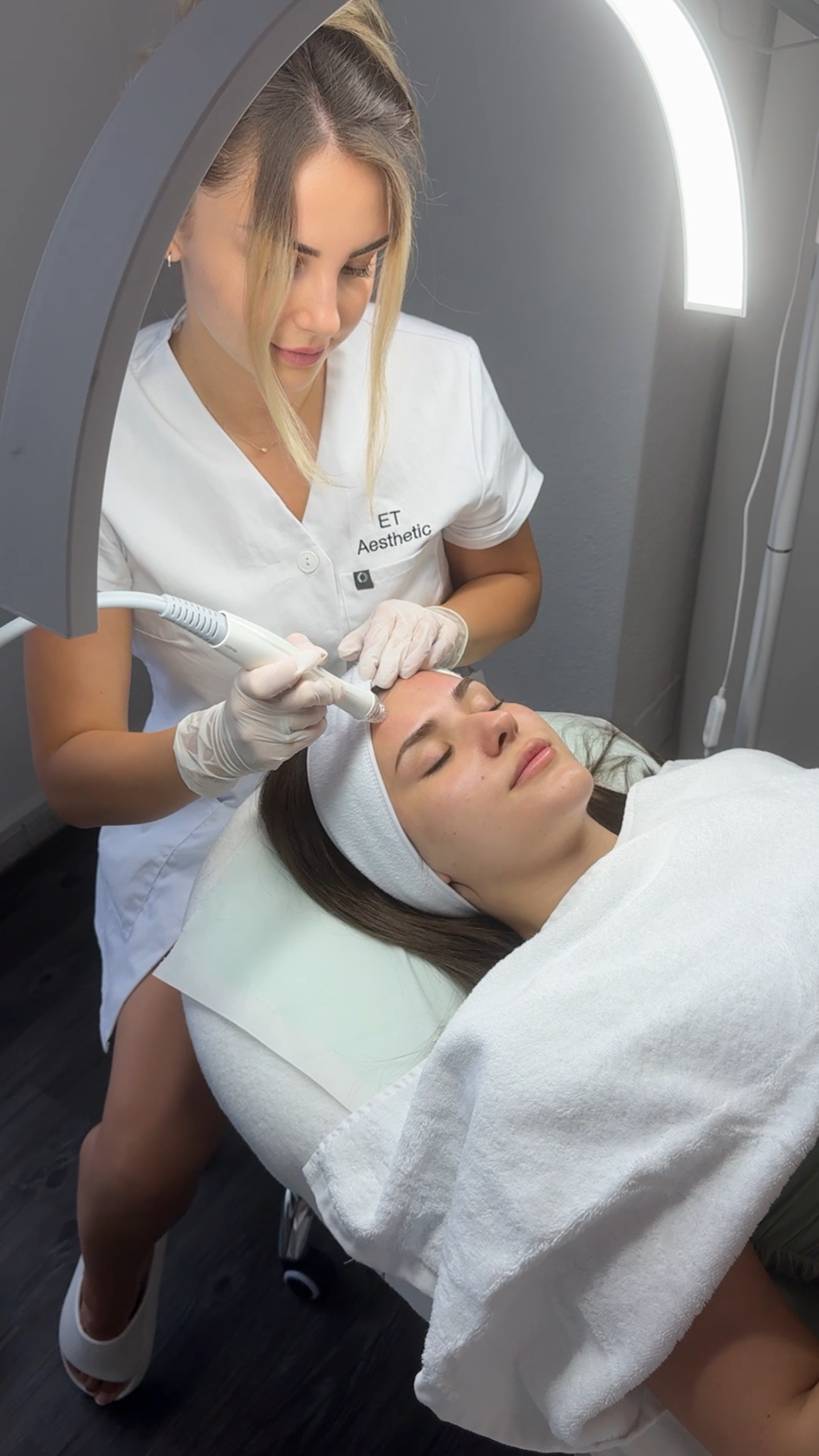 Gesichtsbehandlung im ET Aesthetic Kosmetikstudio